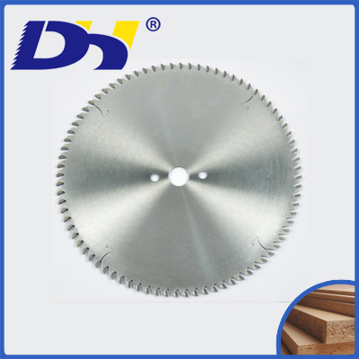 【精密裁板機(jī)鋸片】的壽命長(zhǎng)短，在于它的護(hù)養(yǎng)